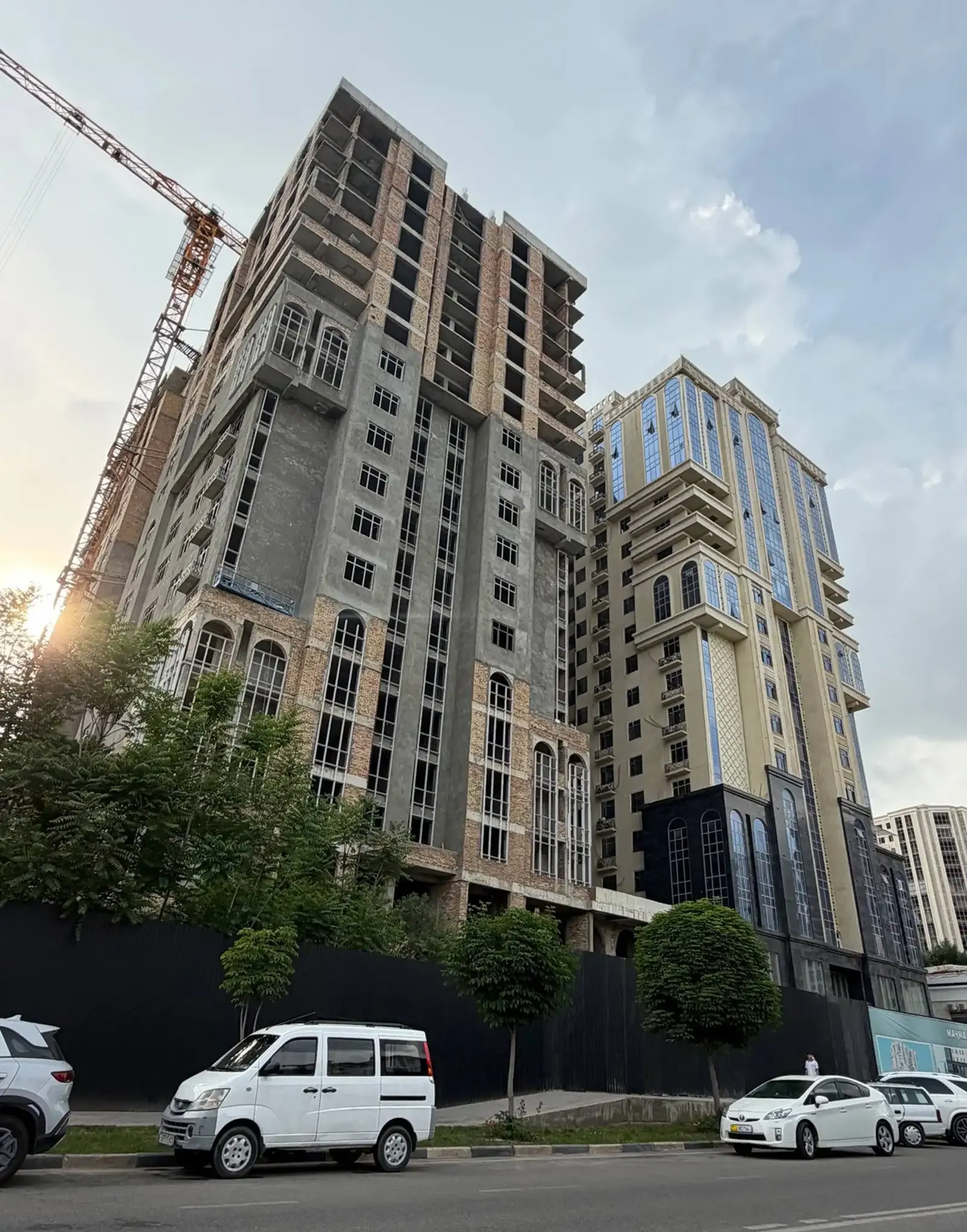 3-комн. квартира, 14 этаж, 107 м², Шохмансур
