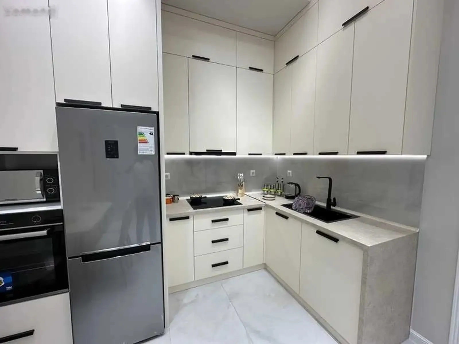 2-комн. квартира, 19 этаж, 67м², домои Bakht Z, Созидание