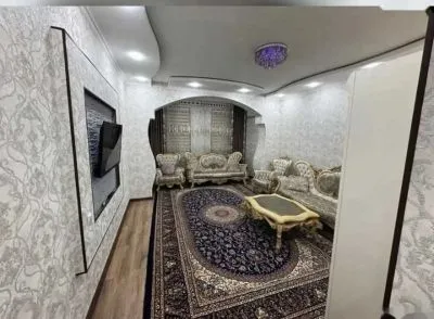 2-комн. квартира, 10 этаж, 72м², Голубой экран