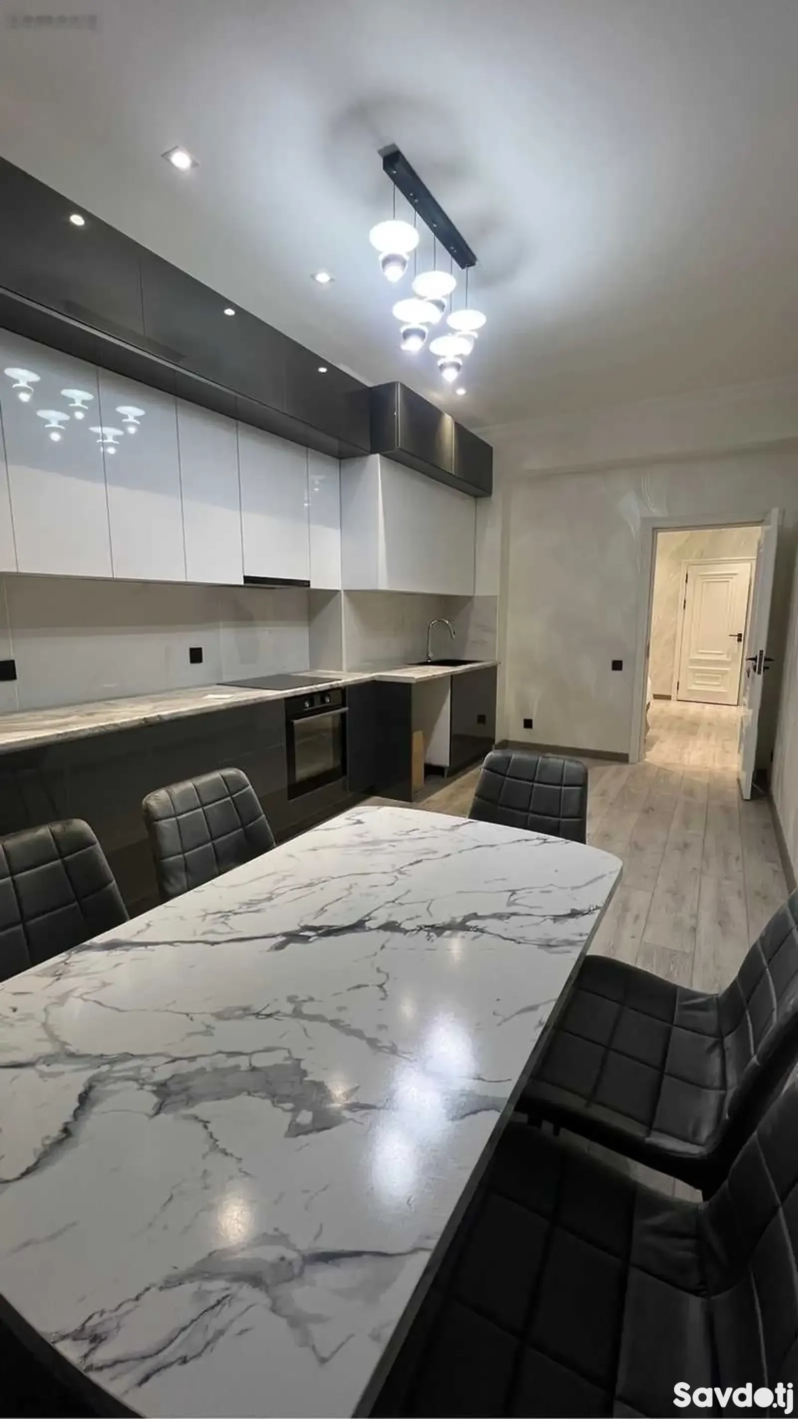 3-комн. квартира, 3 этаж, 107м², И Сомони, Гранд отель