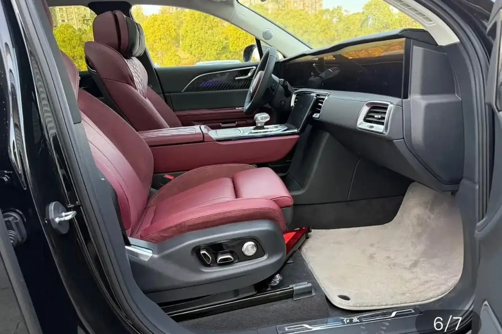 Hongqi E-HS9,