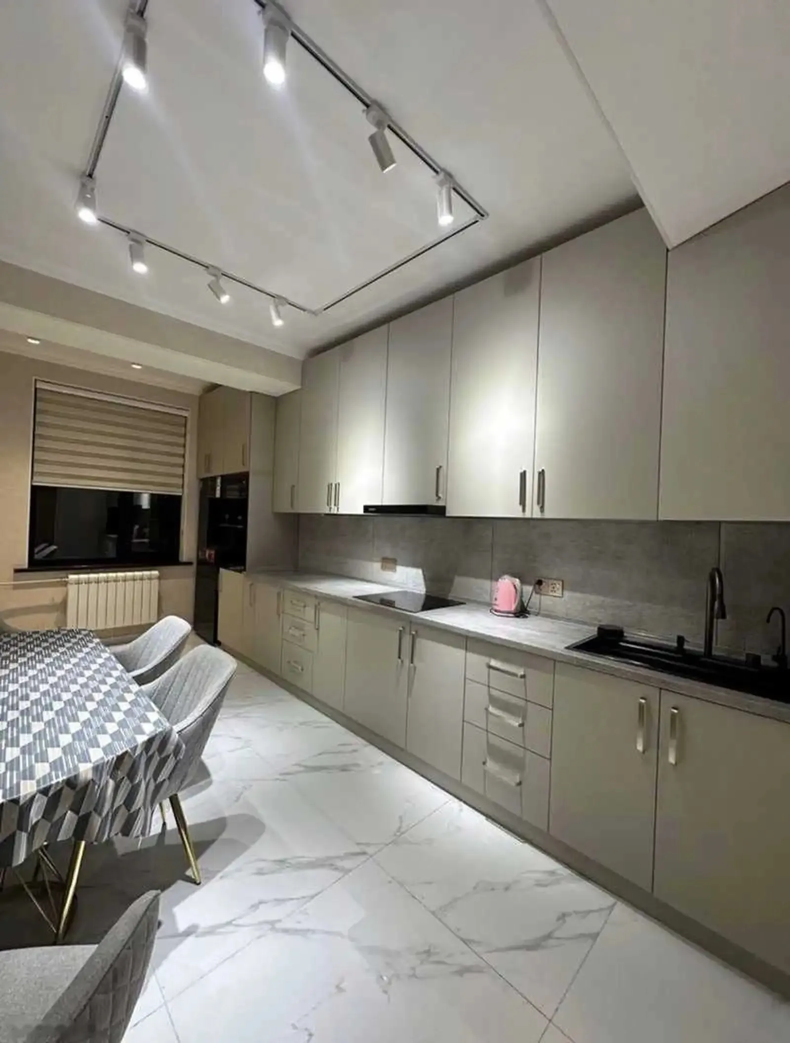 3-комн. квартира, 14 этаж, 110м², Исмоил Сомони