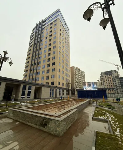3-комн. квартира, 2 этаж, 108 м², Цирк