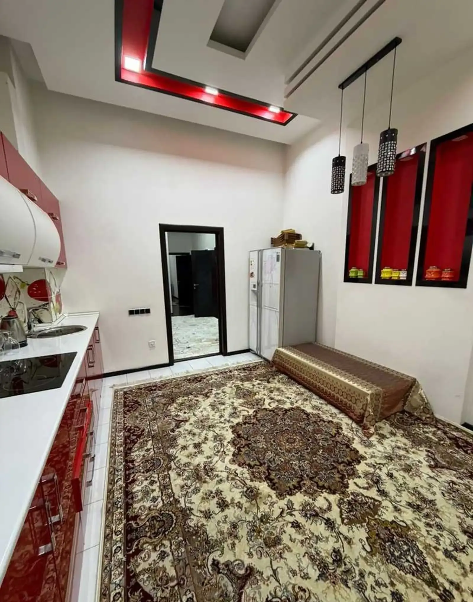 3-комн. квартира, 1 этаж, 155м², Сафо
