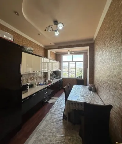 3-комн. квартира, 5 этаж, 93 м², Цирк, наздики молодежный