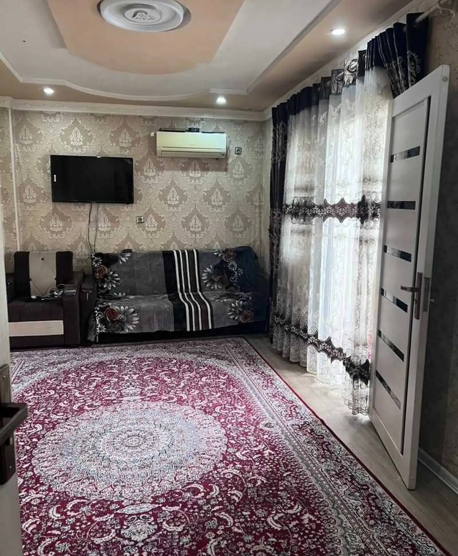 2-комн. квартира, 3 этаж, 50м², Фирдавси