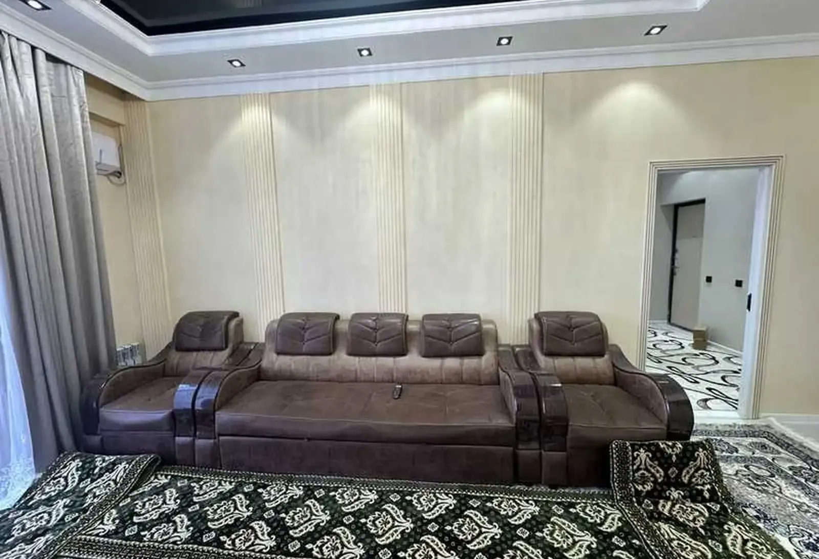 2-комн. квартира, 4 этаж, 62м², Чор Дома