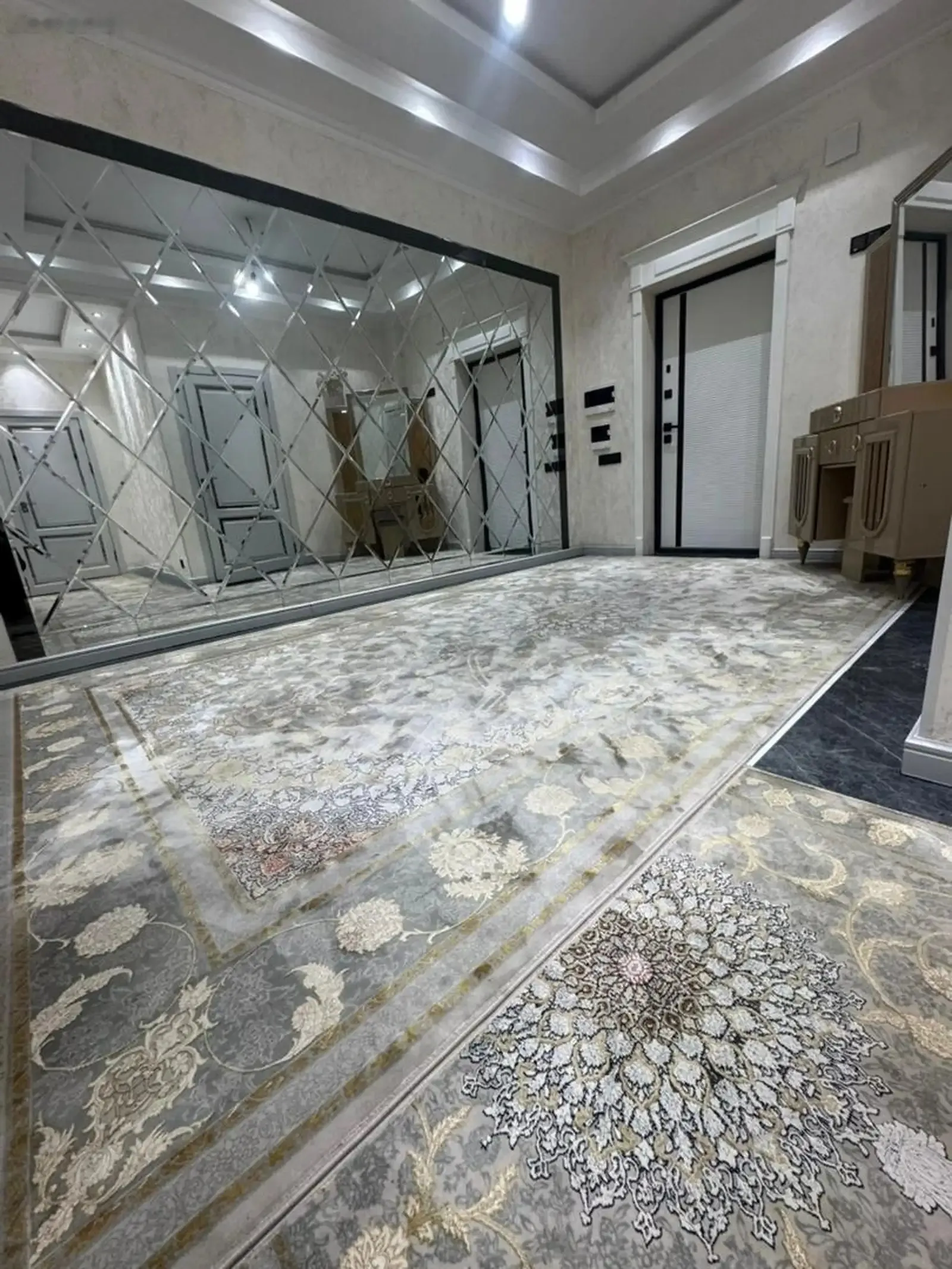 2-комн. квартира, 12 этаж, 88м², Шохмансур