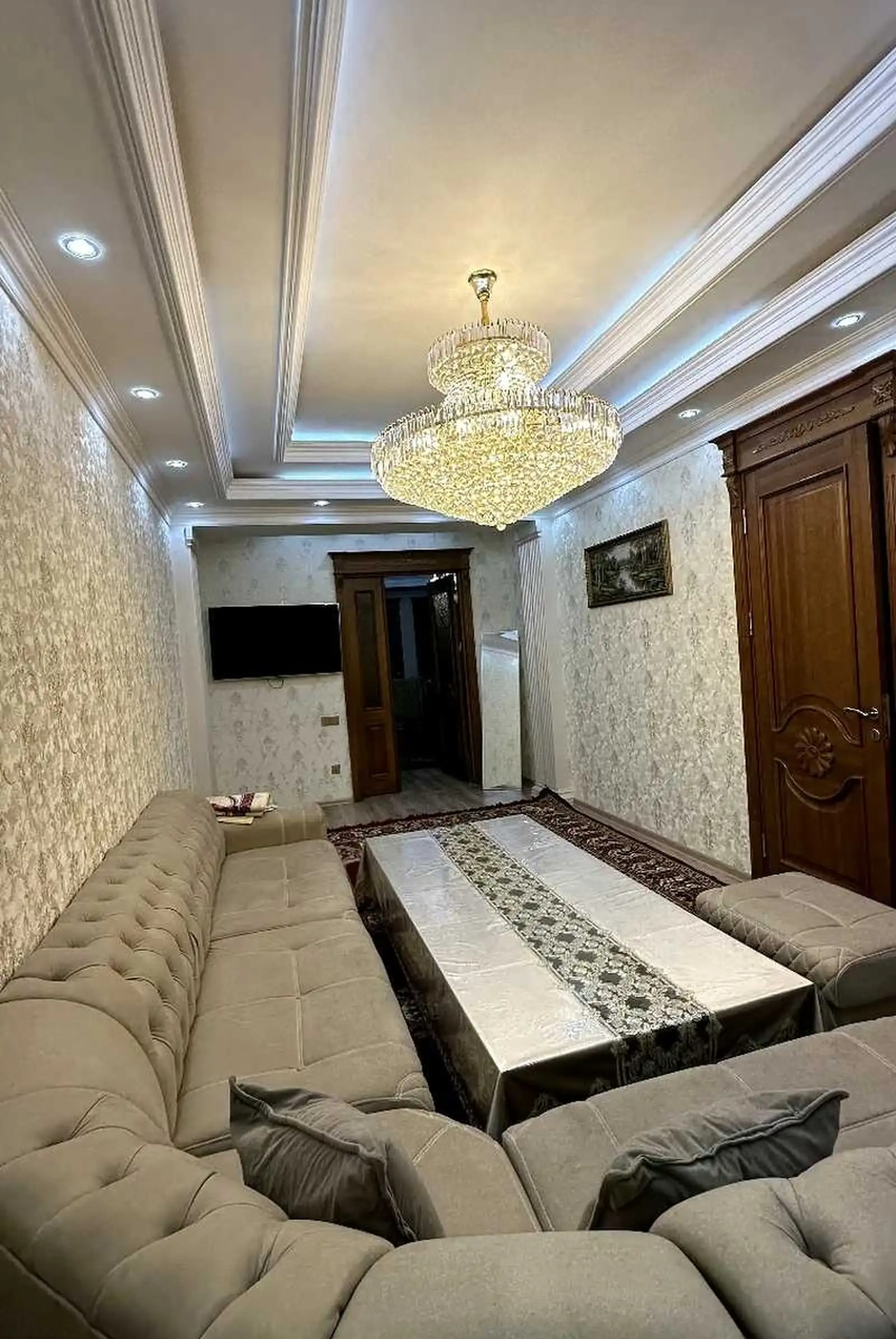 3-комн. квартира, 2 этаж, 135м², Пединститут пушти Гостиница Сафо белый Городок