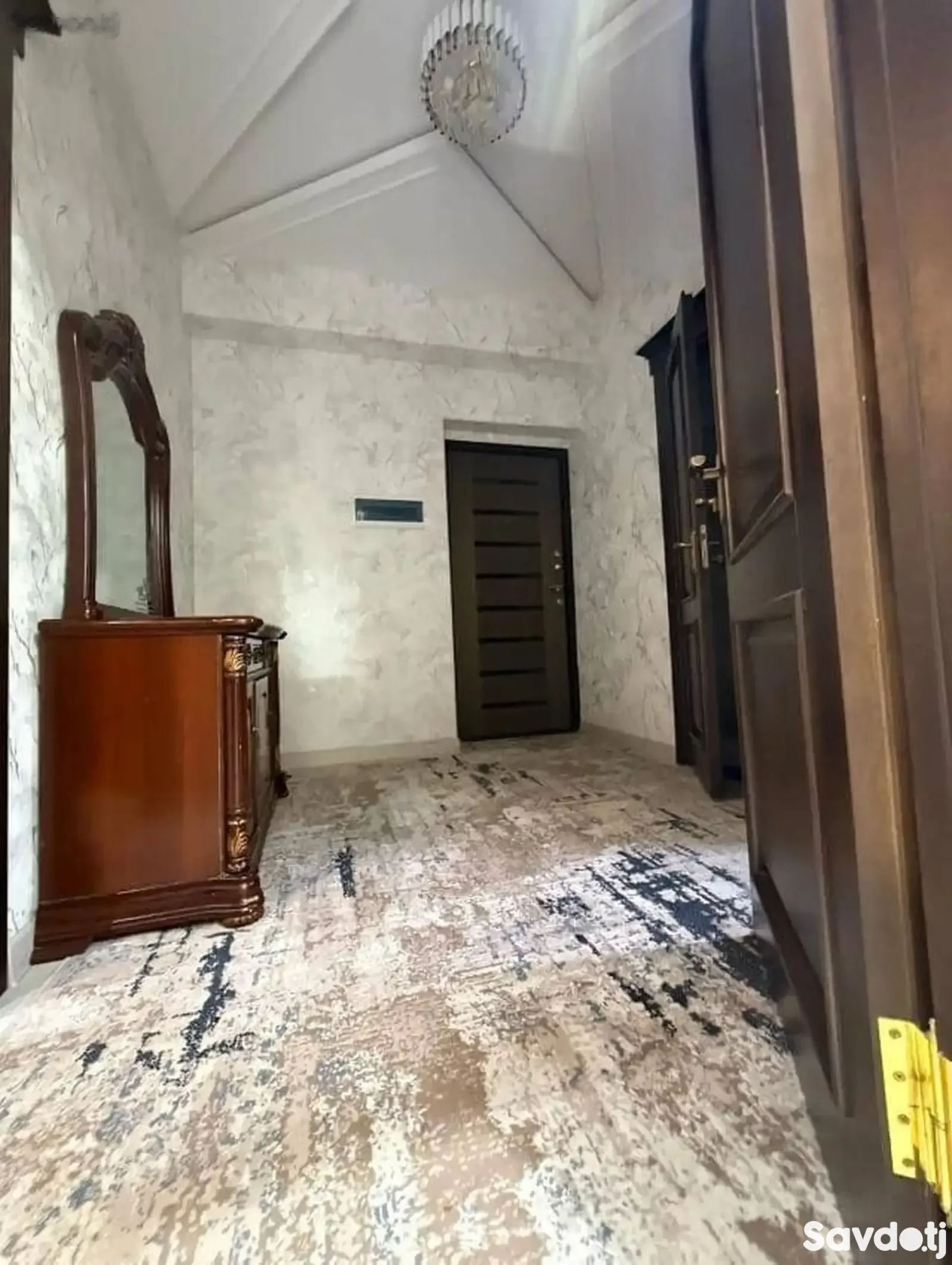 2-комн. квартира, 1 этаж, 82м², 18 микрорайон