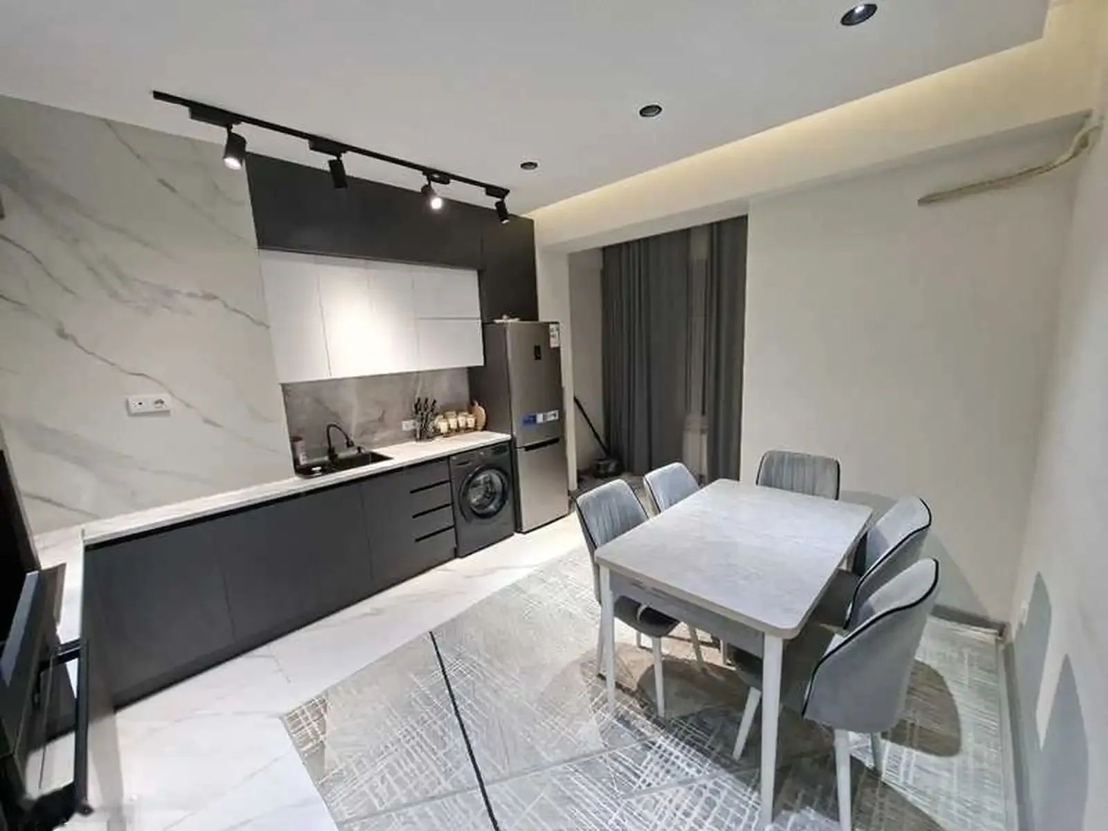 2-комн. квартира, 12 этаж, 80м², Повороти Аэрапорт
