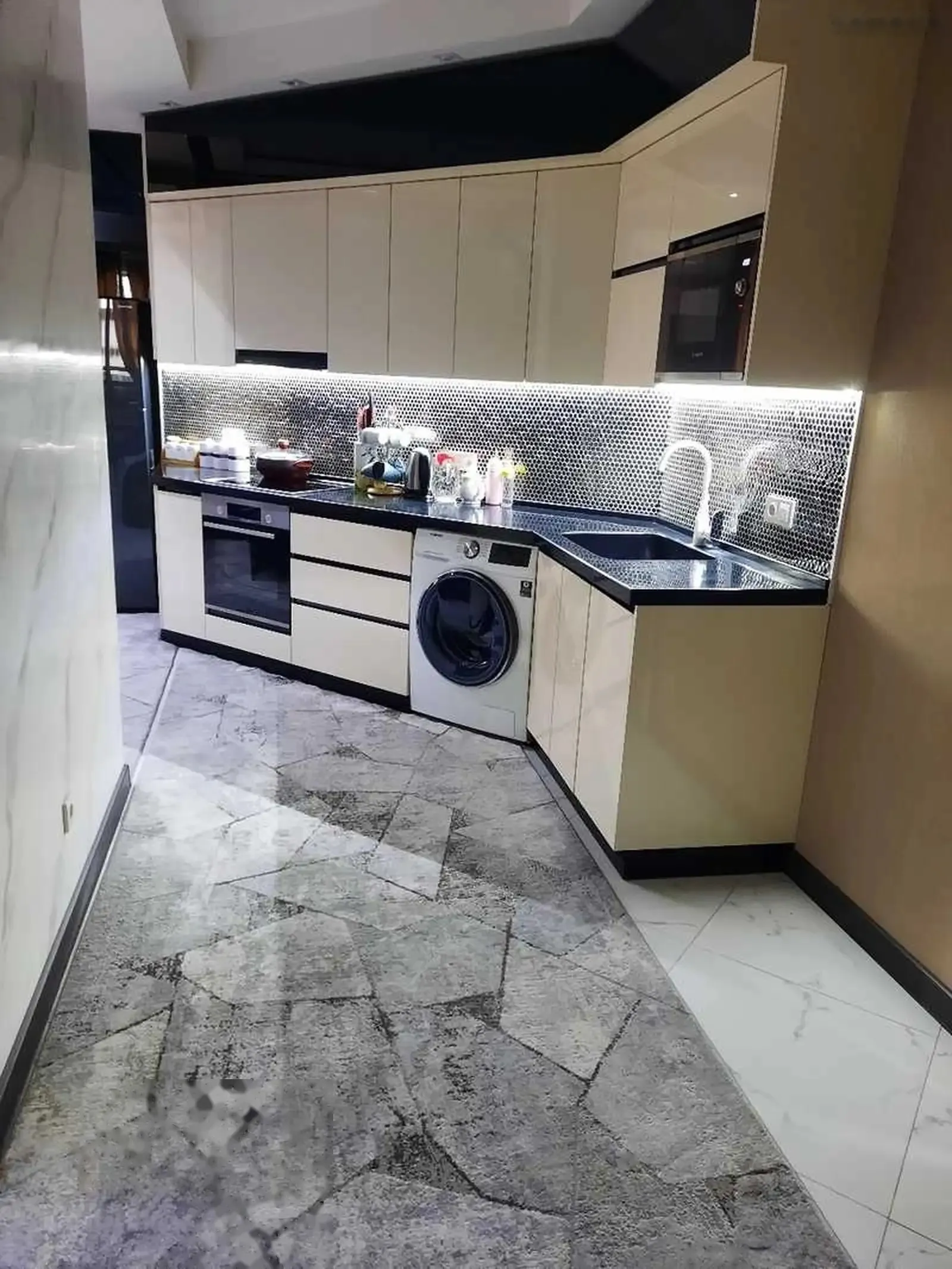 2-комн. квартира, 14 этаж, 63м², 4 дома