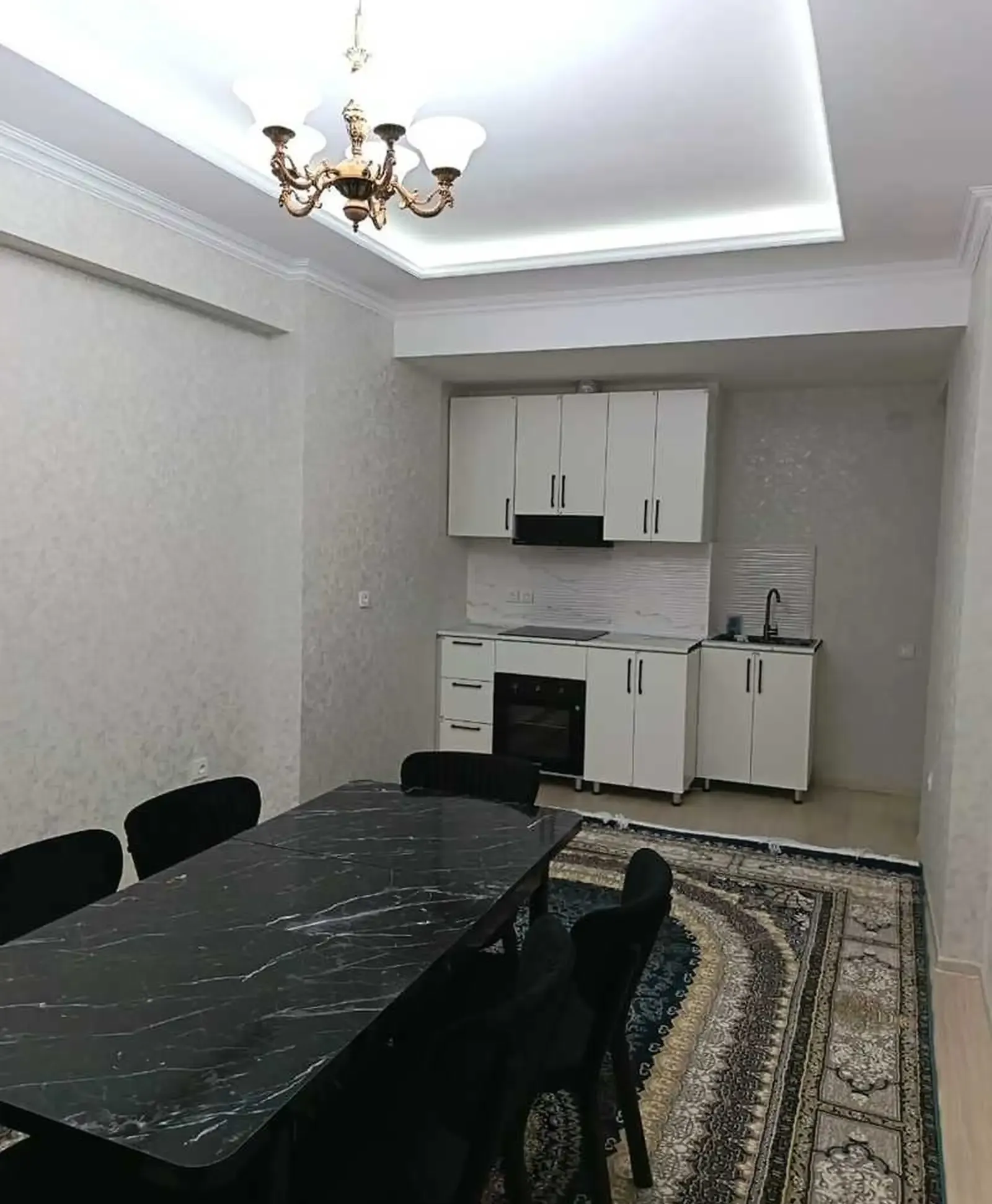 2-комн. квартира, 21 этаж, 95м², Гостиница Хилтон