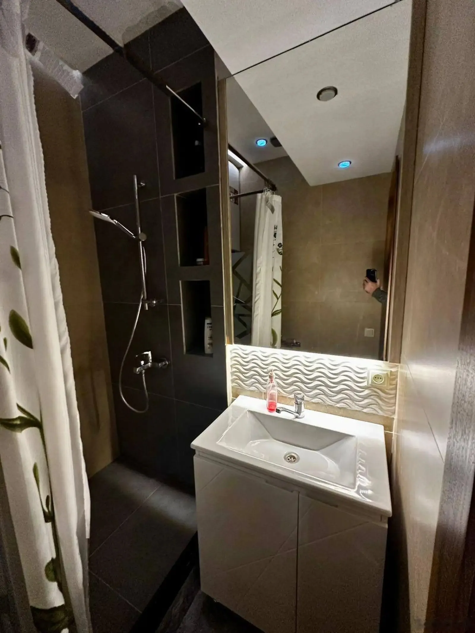 2-комн. квартира, 5 этаж, 125м², сомони