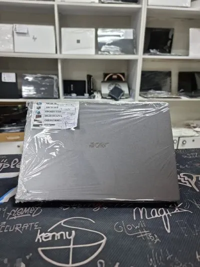 Ноутбук acer S W I F T i5-10TH SSD 1TB RAM 8G DDR