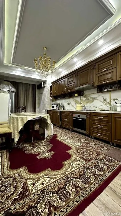 3-комн. квартира, 2 этаж, 130м², Сафо