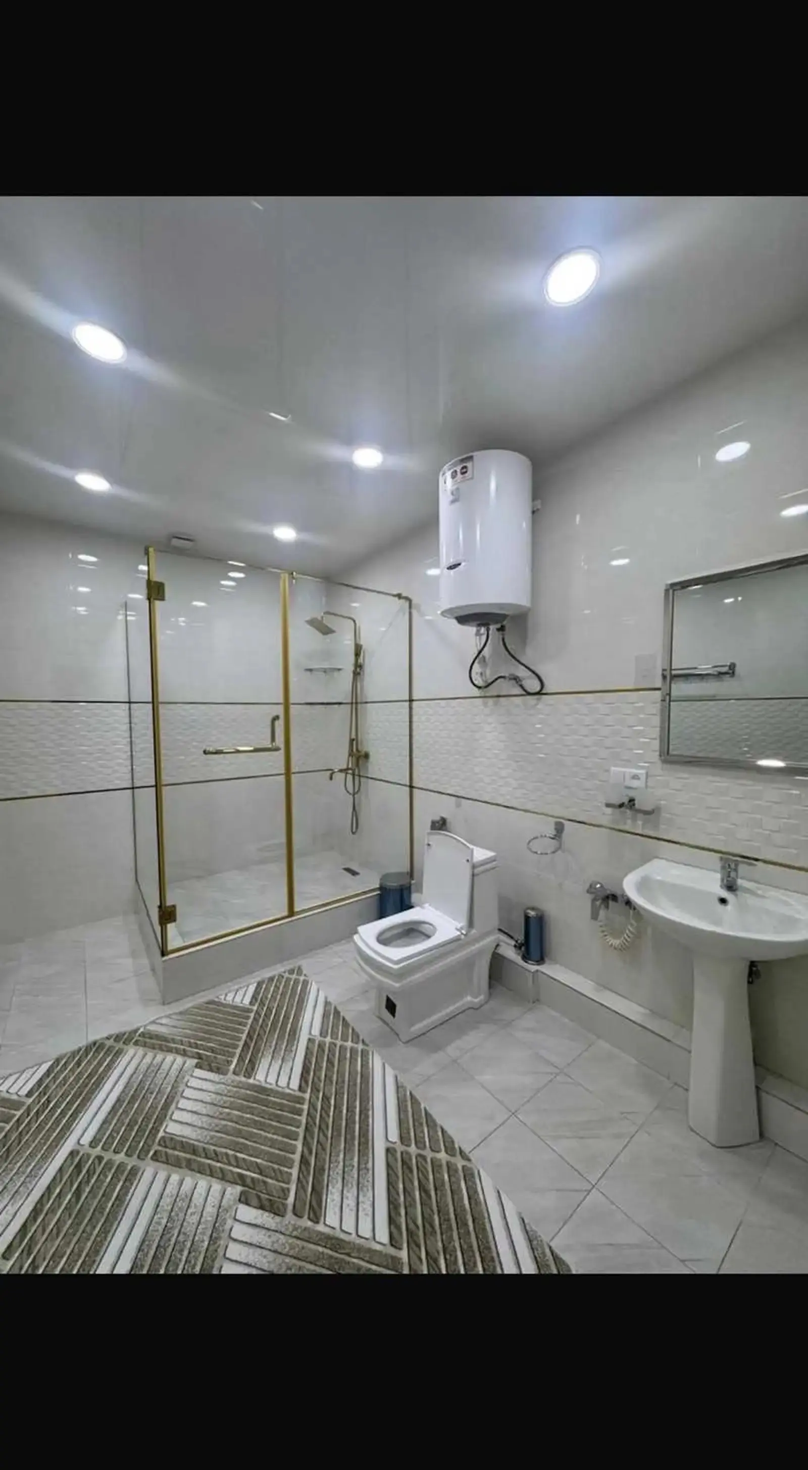 4-комн. квартира, 3 этаж, 190м², Центр