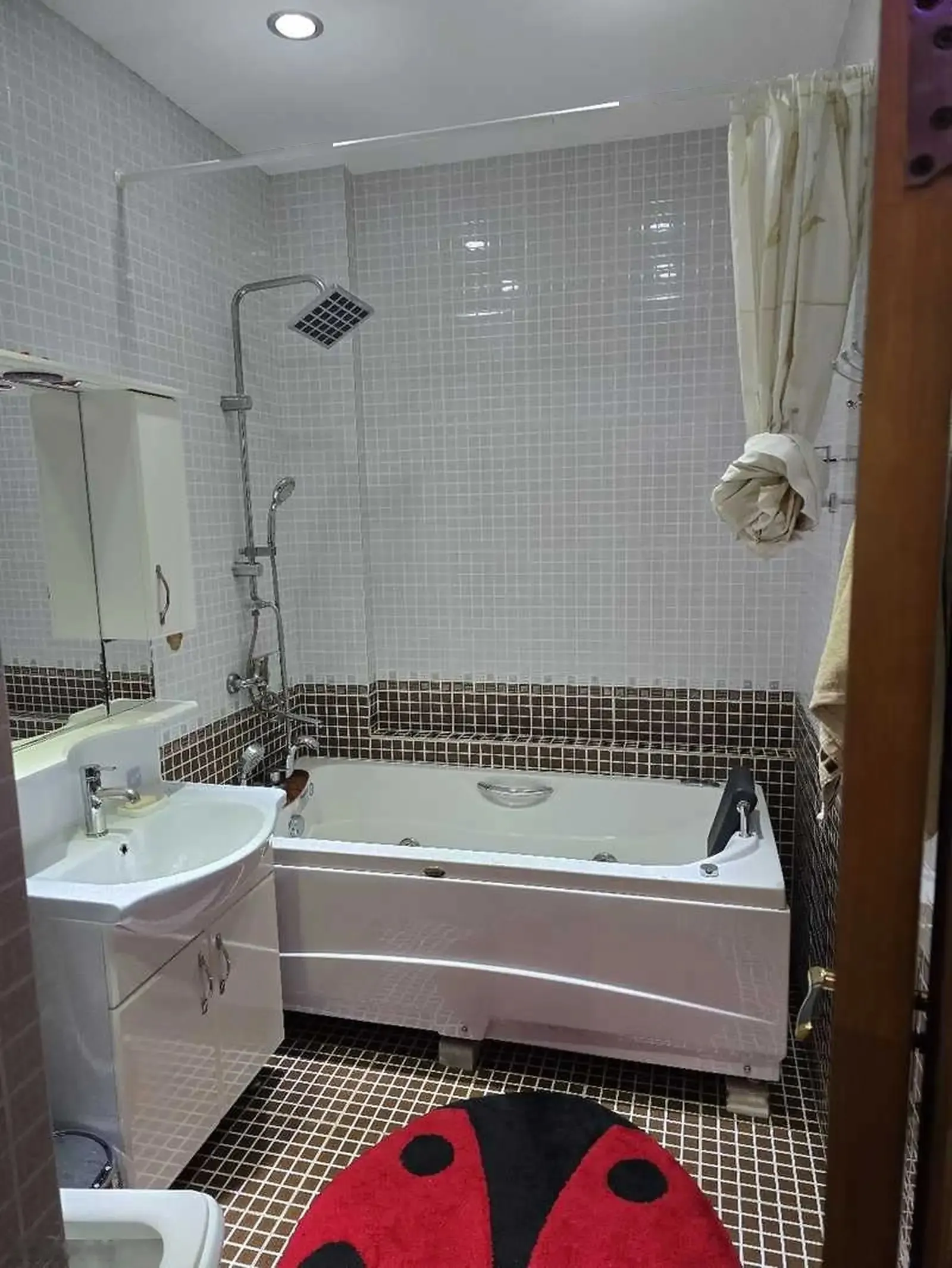 2-комн. квартира, 6 этаж, 69м², Барки Точик