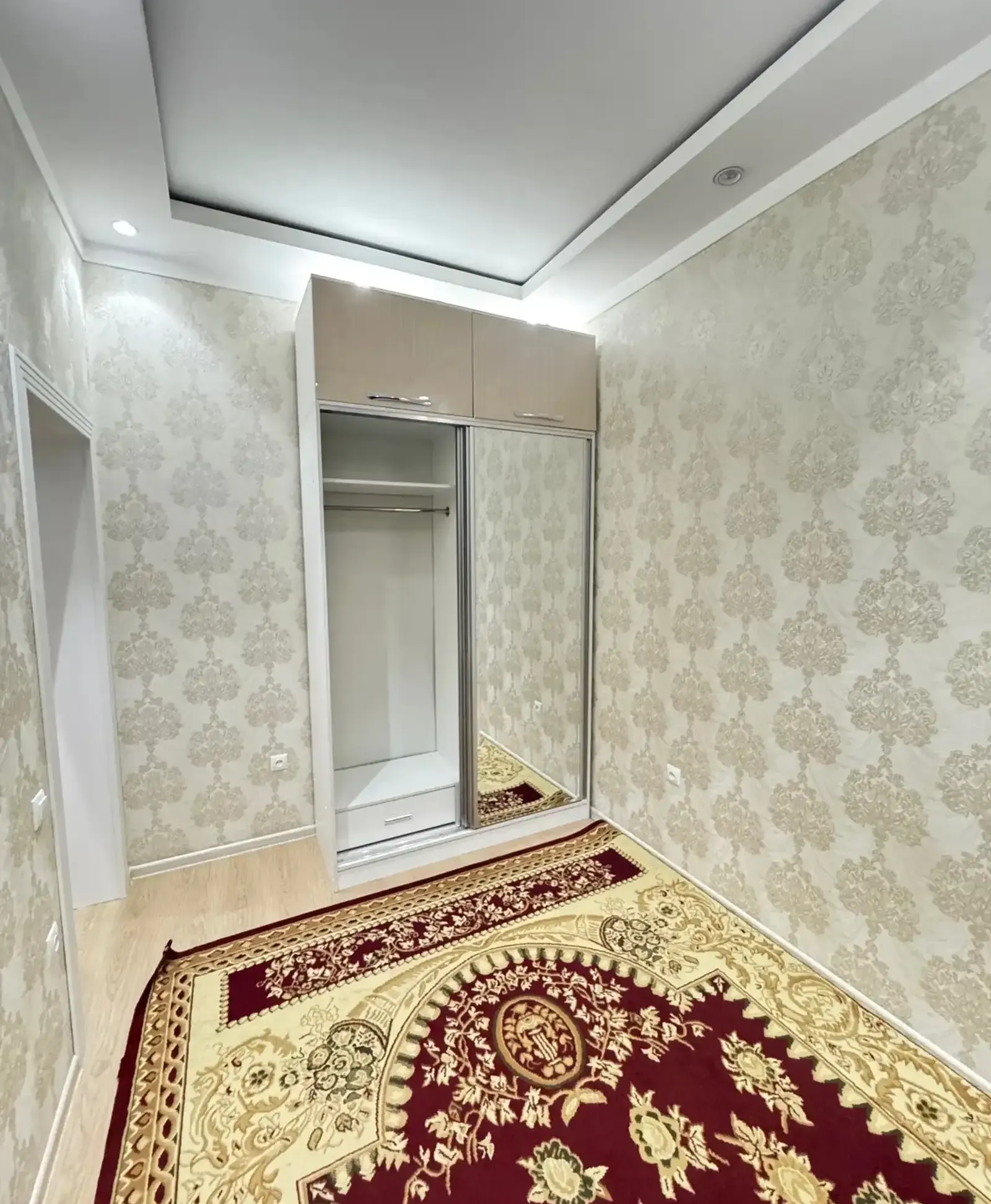 3-комн. квартира, 2 этаж, 105м², 84 мкр, Милано мода