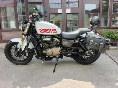 Мотоцикл QJ moto
