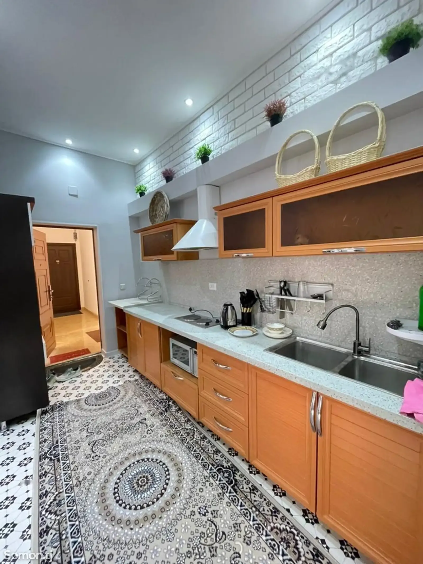2-комн. квартира, 2 этаж, 60м², Цум