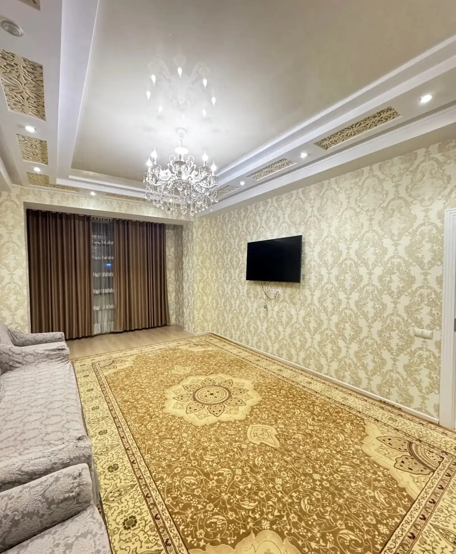 3-комн. квартира, 2 этаж, 105м², 84 мкр, Милано мода