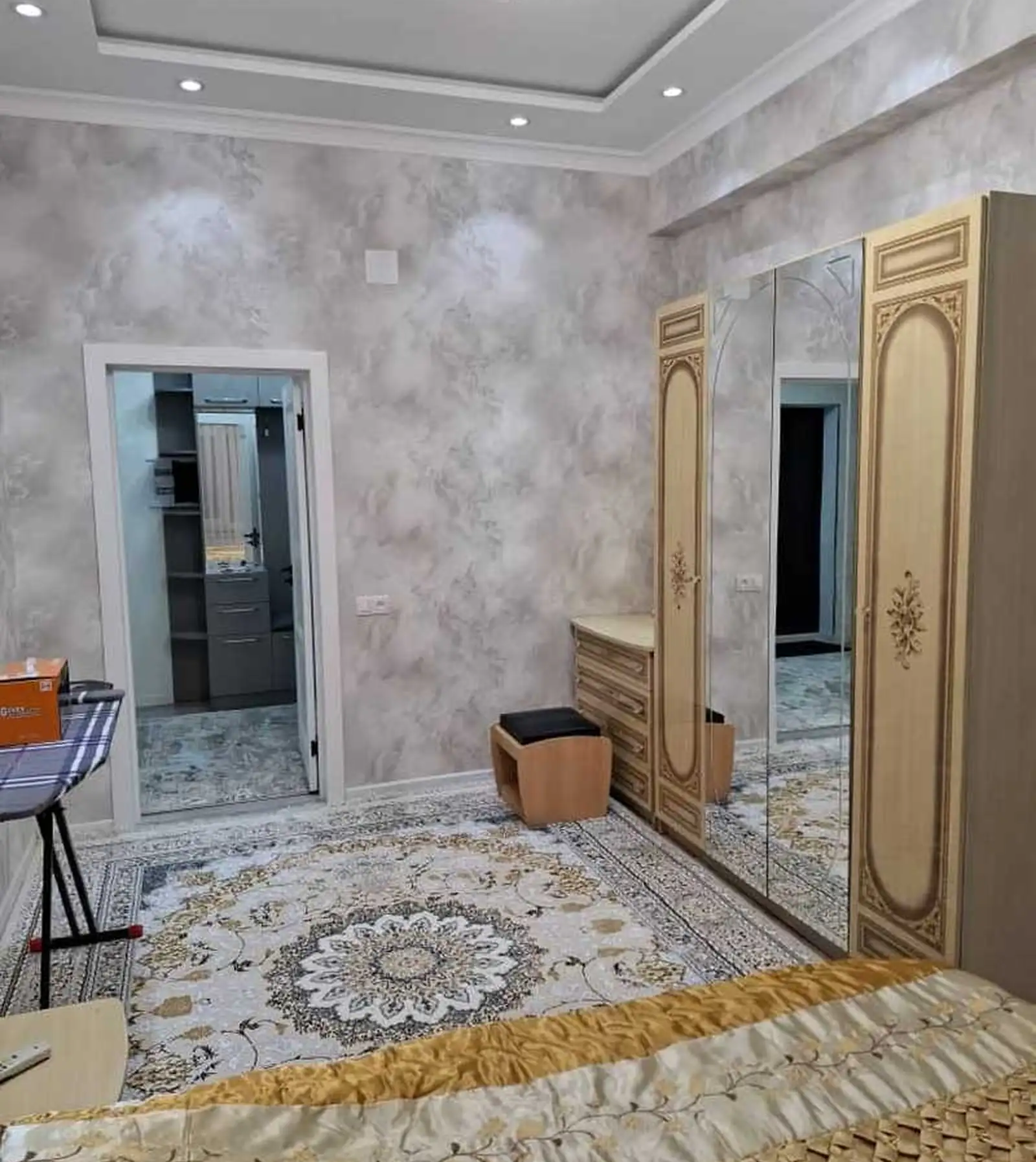 1-комн. квартира, 4 этаж, 60 м², Оперка, напротив парка Куруши Кабир, дом Кафе CAF
