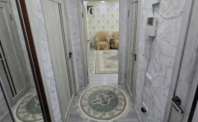 3-комн. квартира, 1 этаж, 70 м², 82 мкр