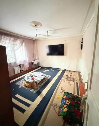 1-комн. квартира, 3 этаж, 27 м², Маяковский (роҳи поезд, гардиши автовокзал)