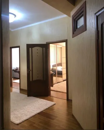 2-комн. квартира, 12 этаж, 68м², Исмоили Сомони, Шохтемур
