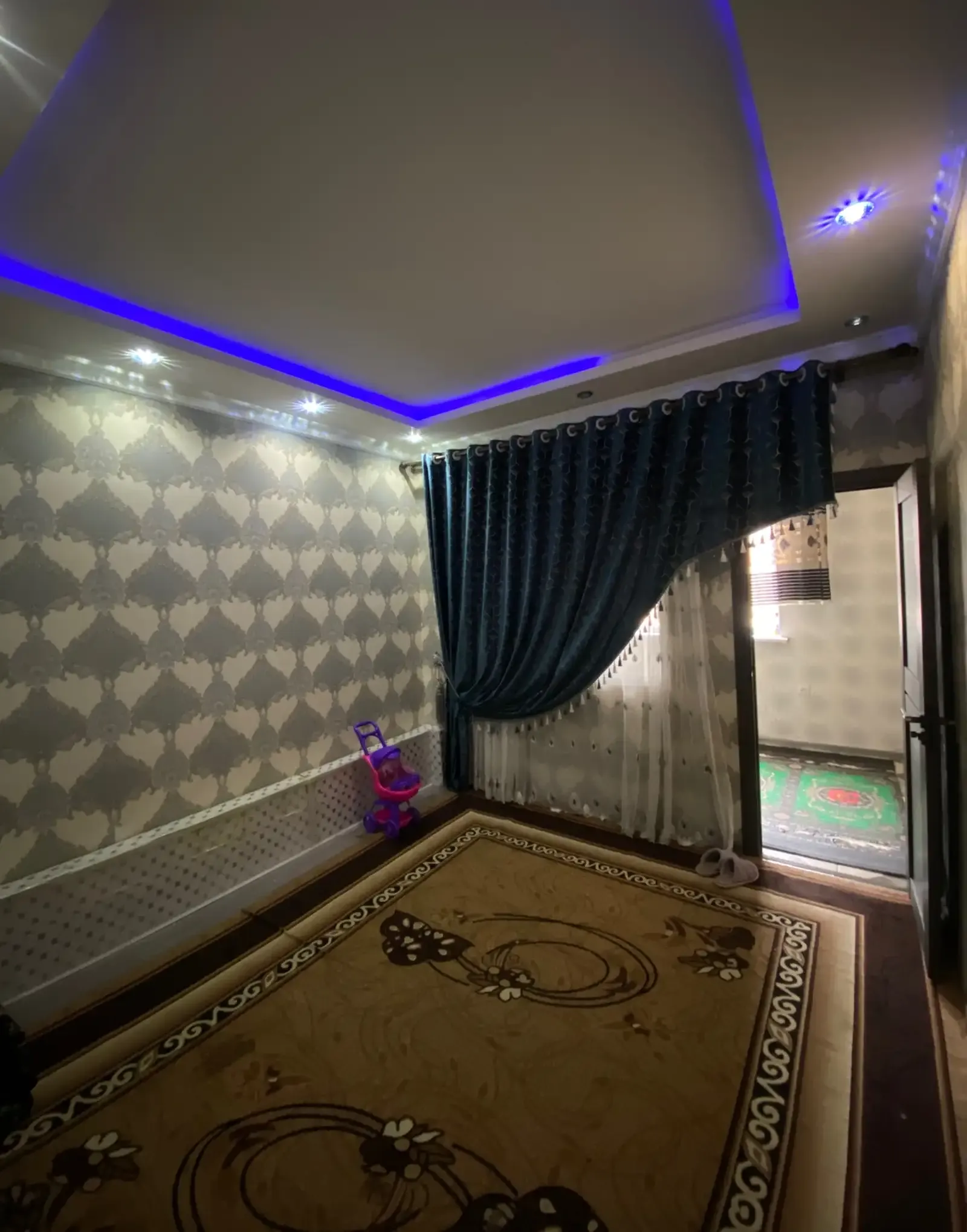 3-комн. квартира, 2 этаж, 90 м², Гипразем
