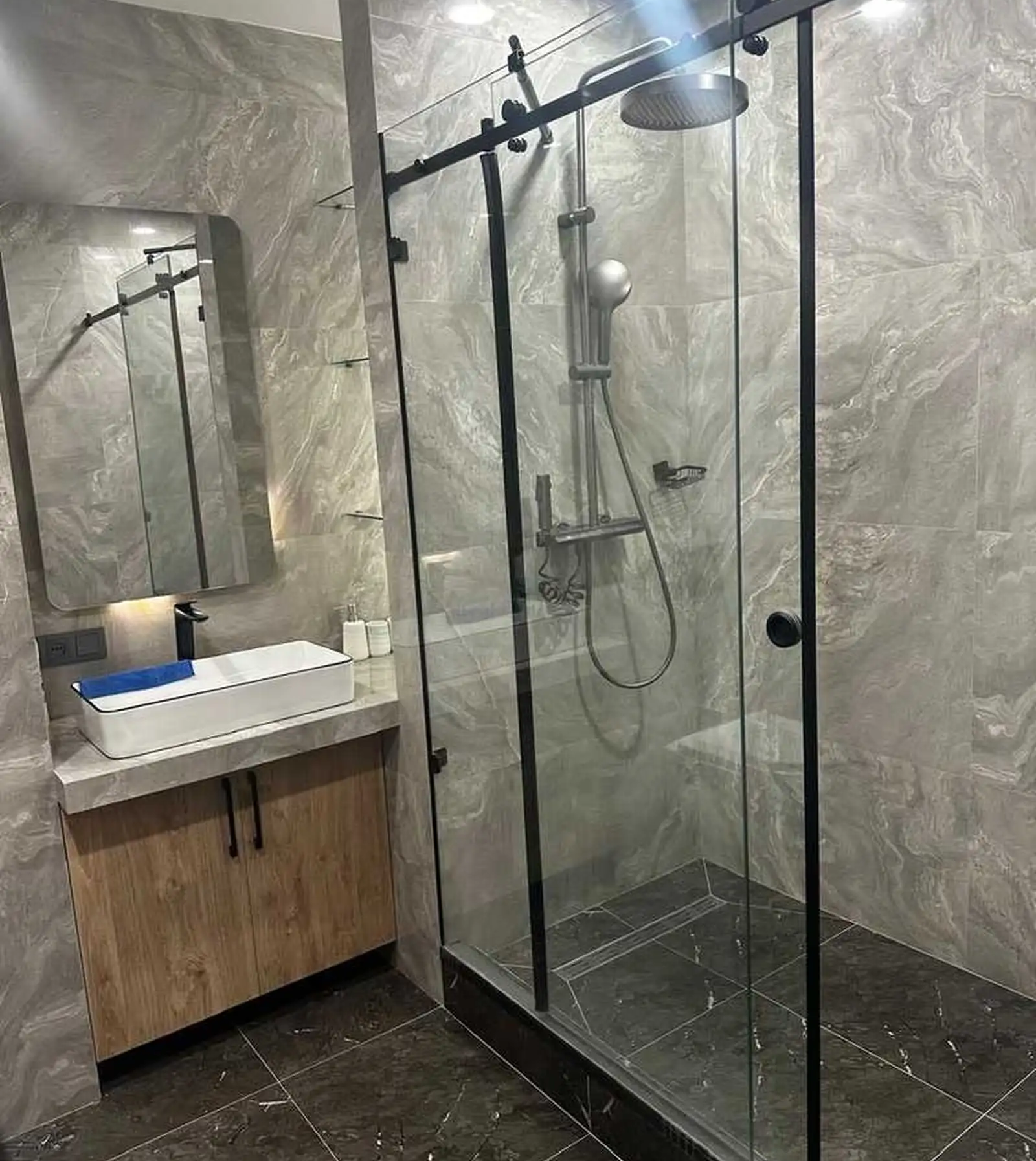 2-комн. квартира, 11 этаж, 65м², Шохмансур Дом Бустон сити Наздикии Скорий больница ру баруи Гуля Голд
