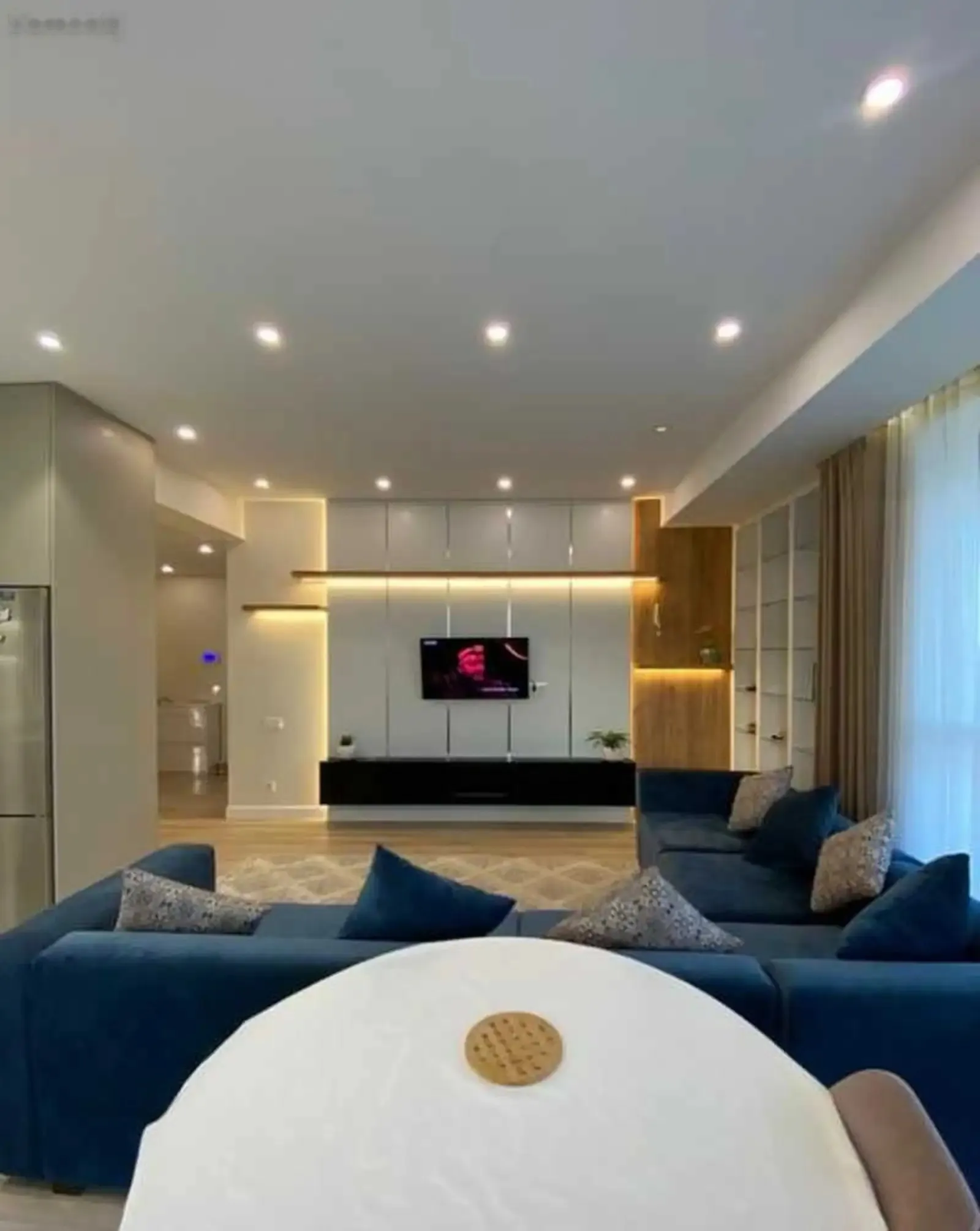 3-комн. квартира, 14 этаж, 100м², цум