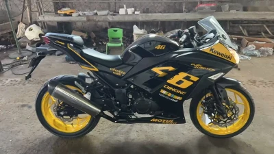 Мотоцикл Kawasaki 250 cc