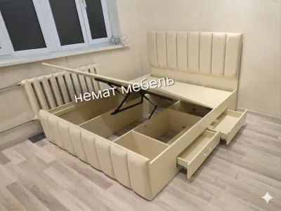 Двуспальная кровать