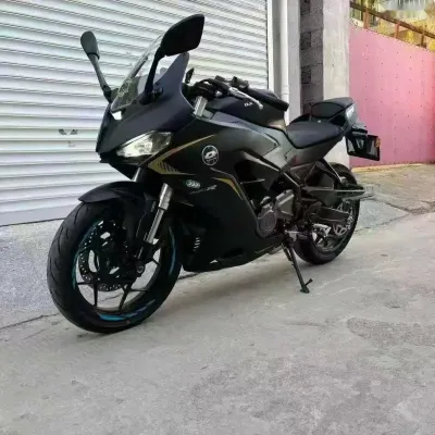Мотоцикл QJMoto