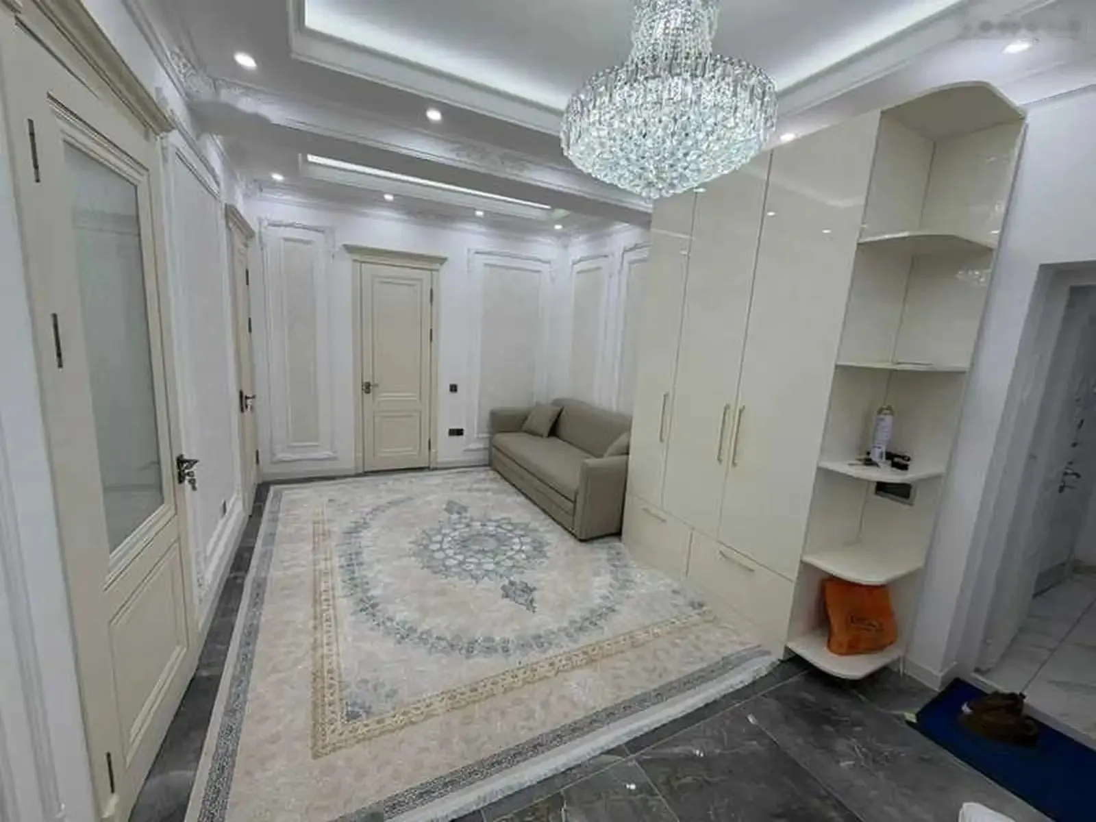 3-комн. квартира, 1 этаж, 105м², Сомони