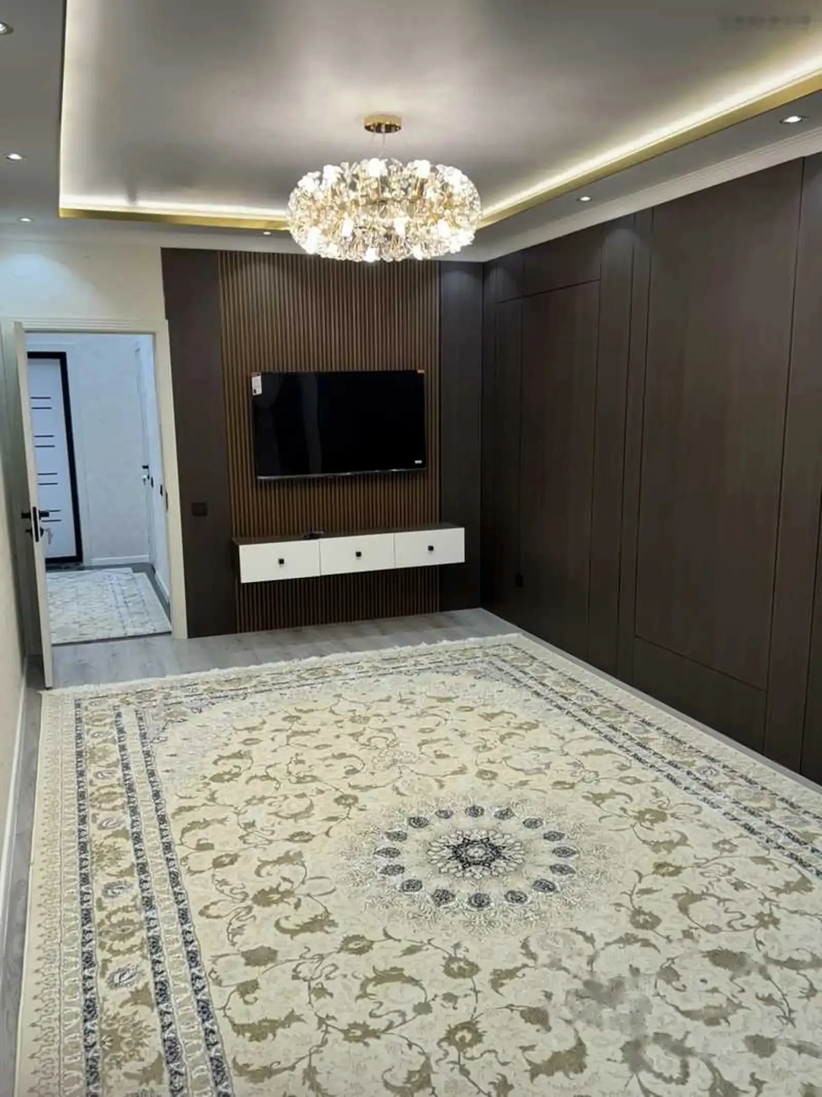 2-комн. квартира, 12 этаж, 85м², 102мкр