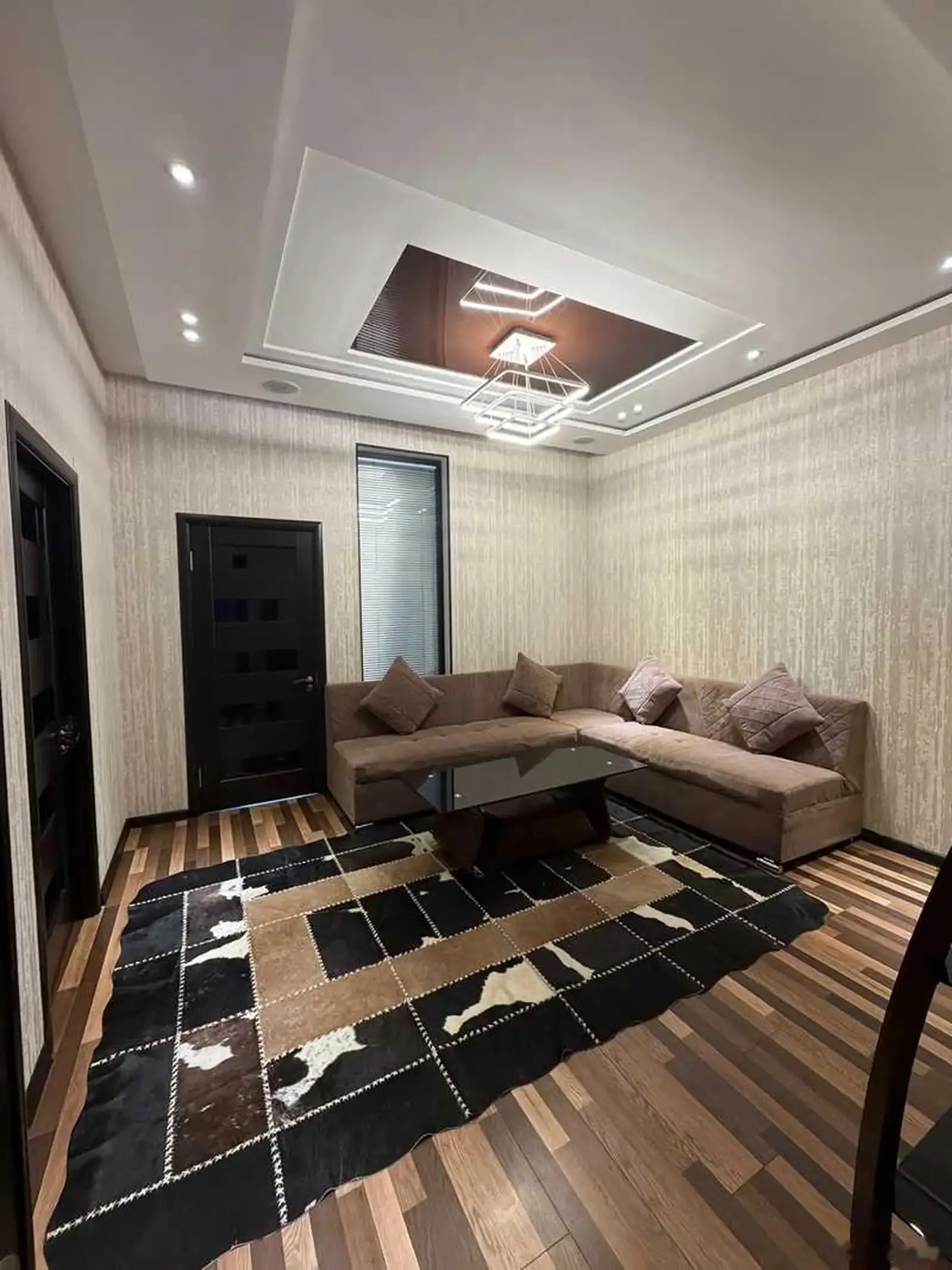 2-комн. квартира, 15 этаж, 54м², Cомони