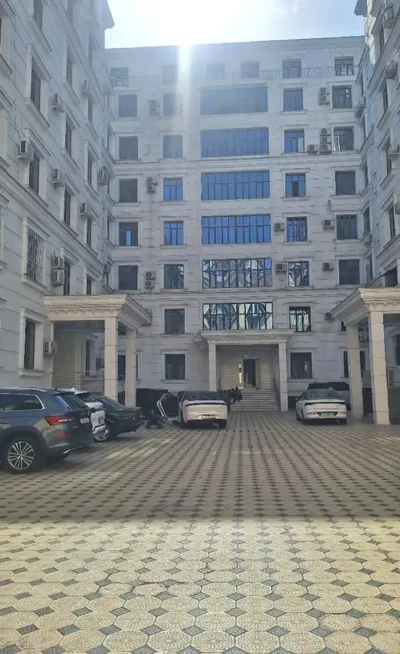 3-комн. квартира, Цокольный этаж, 98м², Сомони