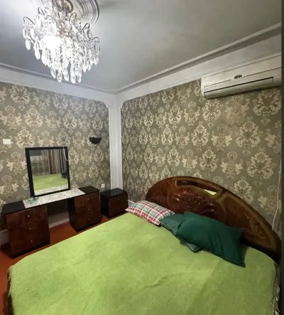 4-комн. квартира, 3 этаж, 90м², Профсоюз