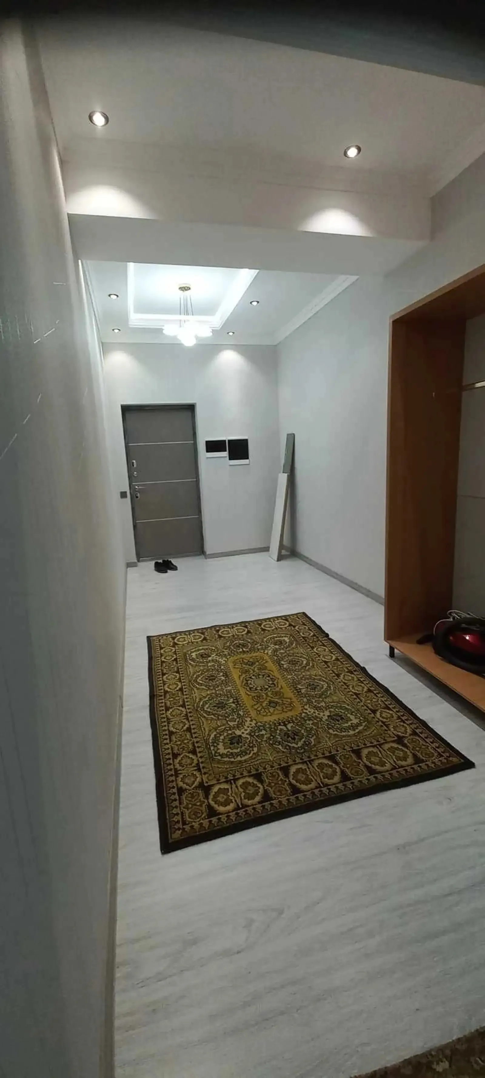 2-комн. квартира, 5 этаж, 65м², Цирк, пеши садик