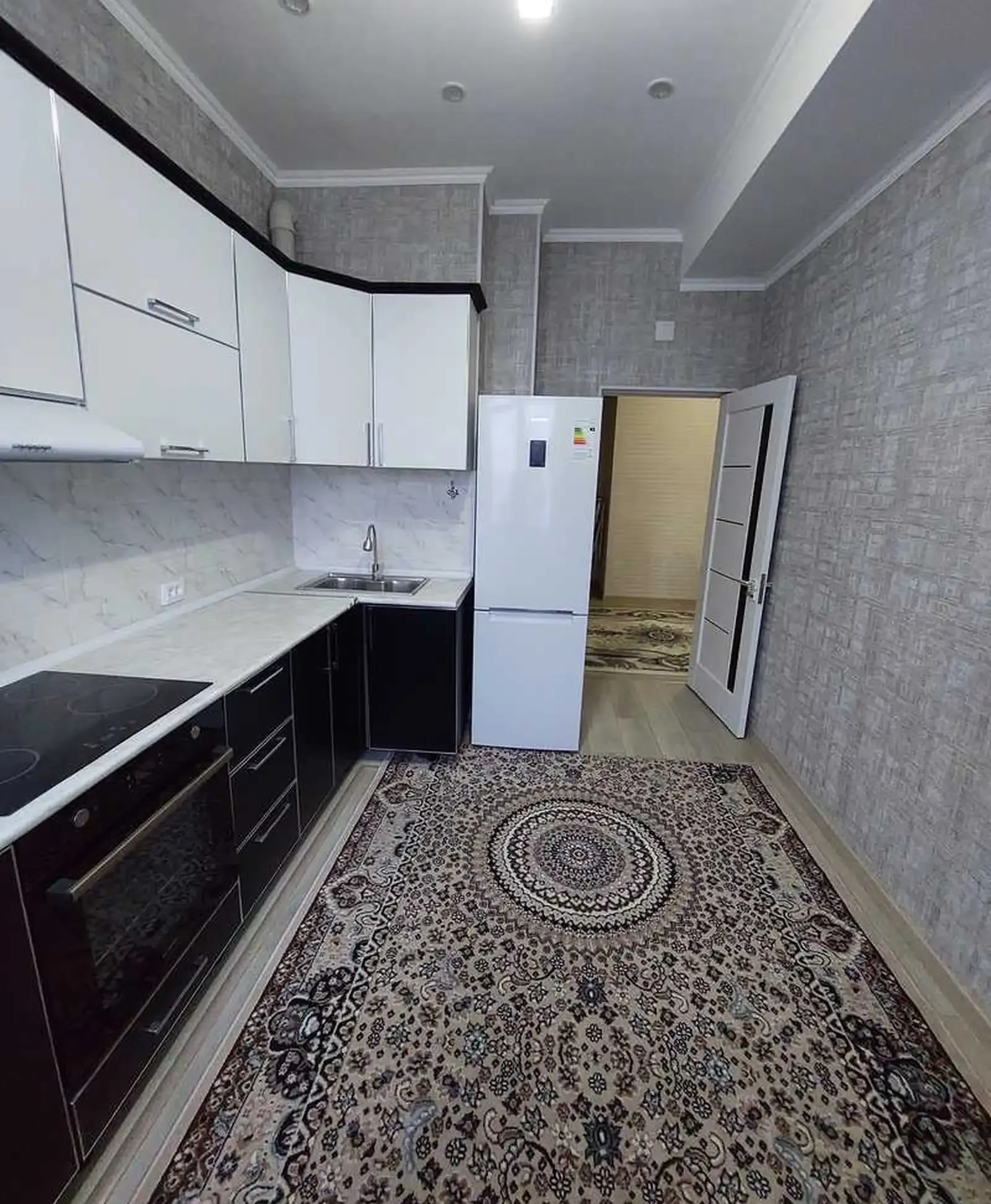 2-комн. квартира, 8 этаж, 67м², Караболо