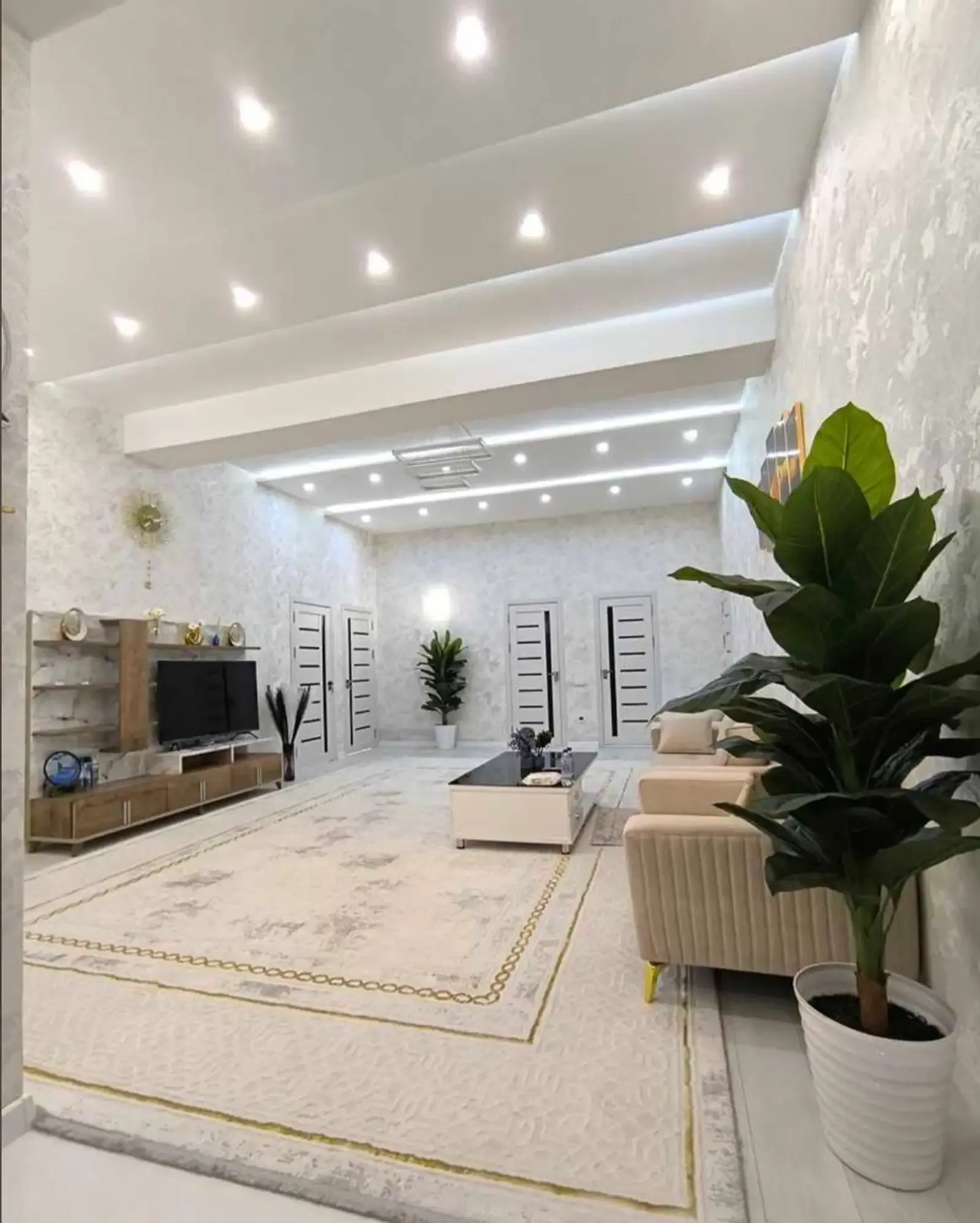 3-комн. квартира, 2 этаж, 134 м², И.Сомони - Спартак, Мойкаи Малика