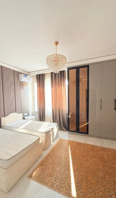 3-комн. квартира, 14 этаж, 175 м², На против Парк Айнӣ (нотариус И. Сомонӣ)