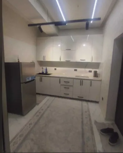 2-комн. квартира, 5 этаж, 58м², Голубой экран