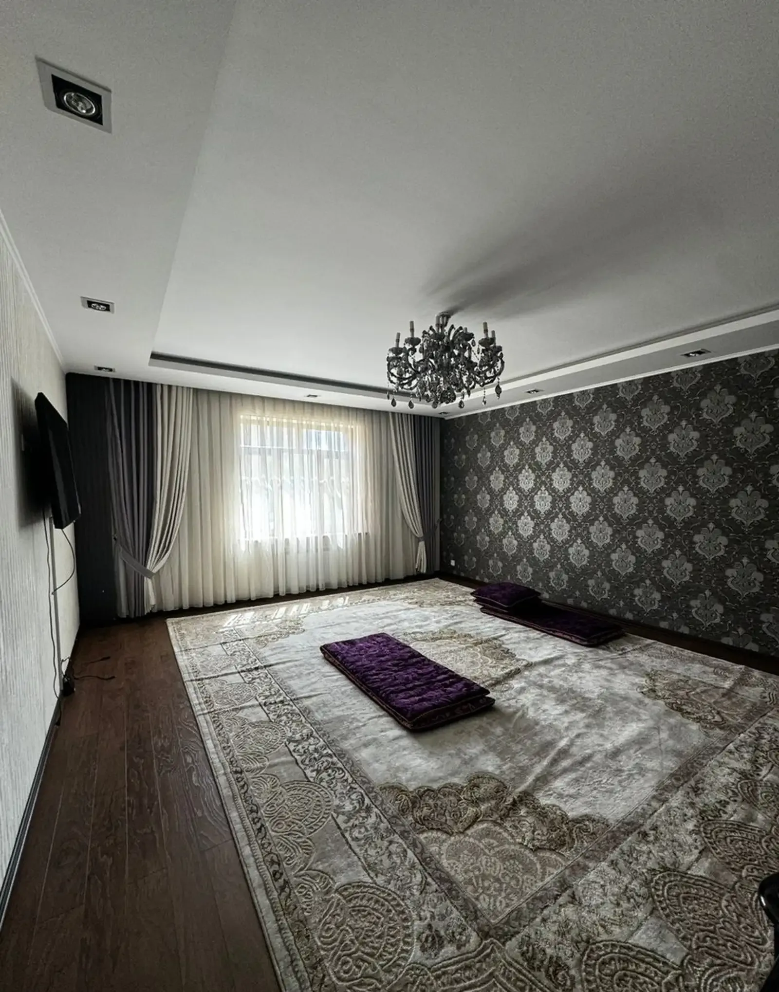 3-комн. квартира, 3 этаж, 102м², Рестарании Шаҳри сабз