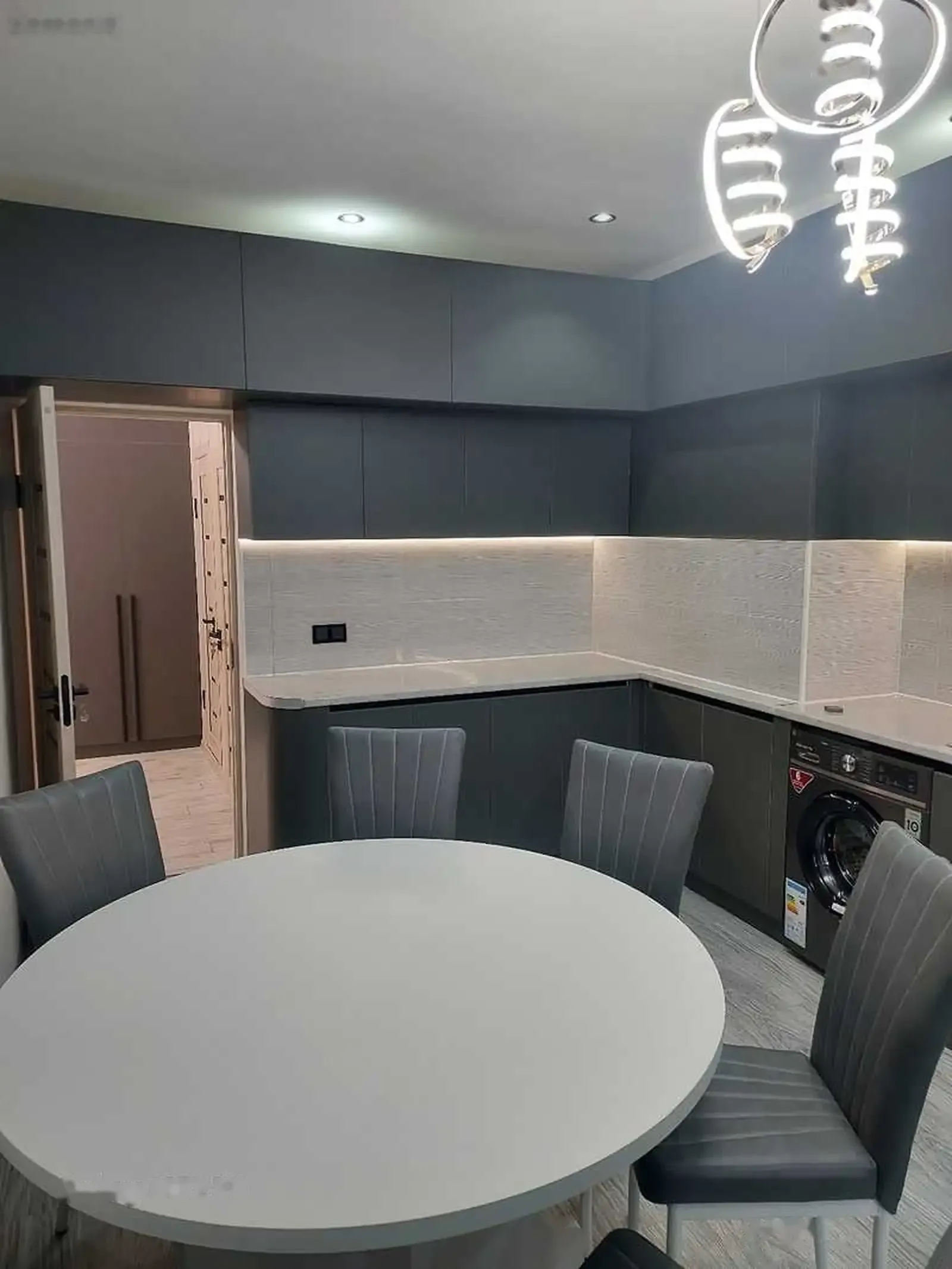 2-комн. квартира, 11 этаж, 59м², И Сомонӣ, Водонасос, ул.Карамова