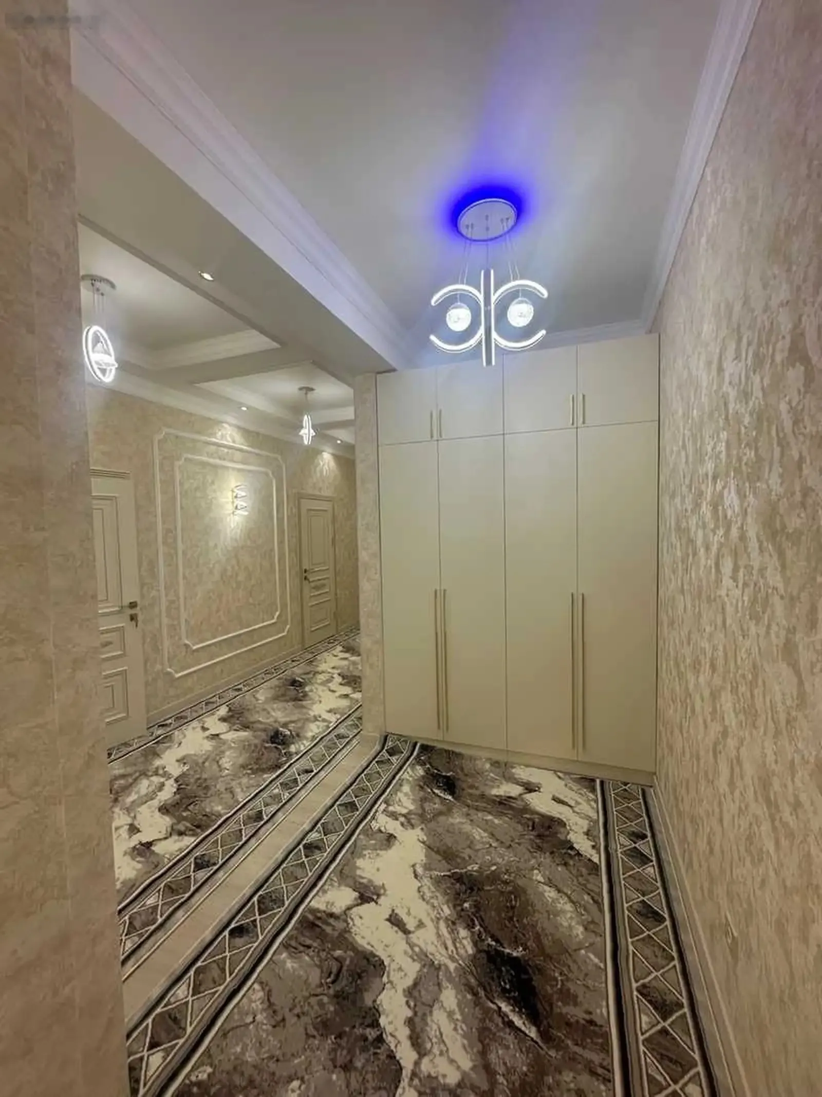 3-комн. квартира, 6 этаж, 100м², голубой экран
