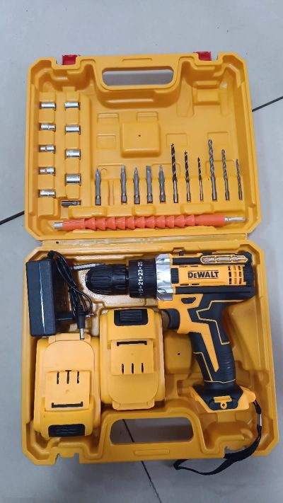 Шруповëрт Dewalt